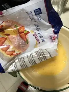 Make Twinkie rolls step 1