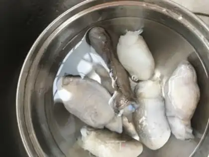 Make The octopus belly burns the taro step 2