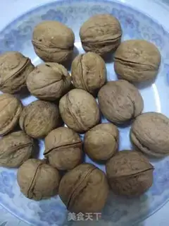 Make Air frying pot roasted walnuts step 1