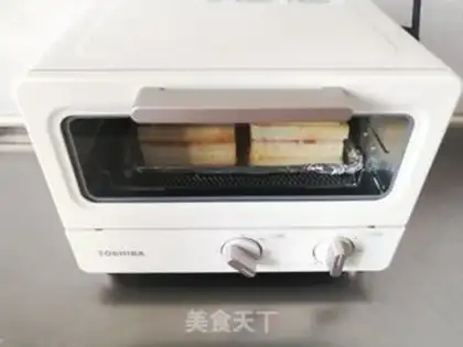 Make Cheese bacon-rich toast step 7