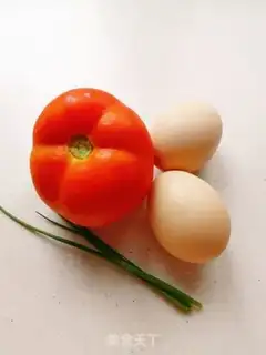 Make Tomato egg soup step 0