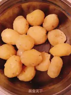 Make Spicy little potatoes step 1