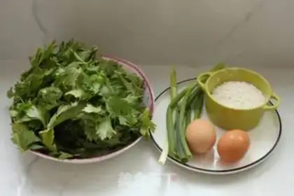 Make Celery eggs breakfast cake step 0