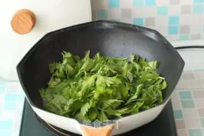 Make Celery eggs breakfast cake step 1