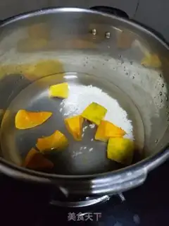 Make Pumpkin porridge step 1