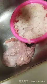 Make Scrambled pig intestines step 1