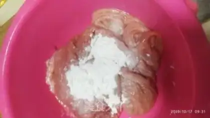 Make Scrambled pig intestines step 2
