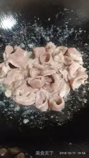 Make Scrambled pig intestines step 4