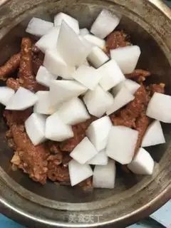 Make The radish veal claws step 2