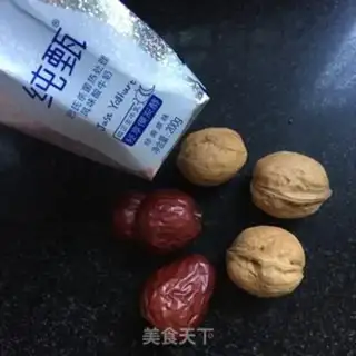 Make Red-tree walnut yogurt step 0