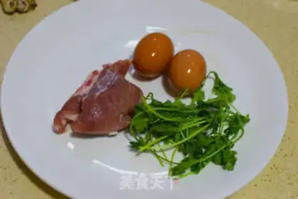 Make Eggs and meat step 0