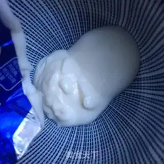 Make Red-tree walnut yogurt step 3