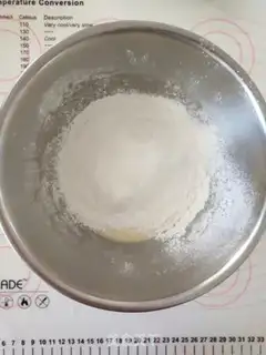 Make Rock-burned cheesecake step 3