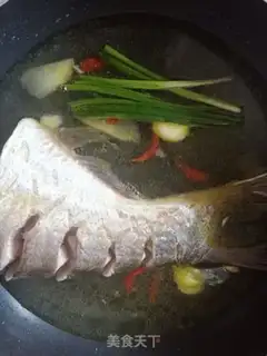 Make Red fish tails step 4