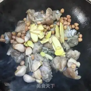 Make Peanut Lotus Pork Foot step 5