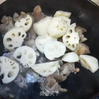 Make Peanut Lotus Pork Foot step 6