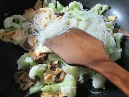 Make Eggs and oxen gravy step 5