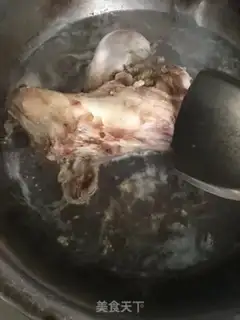 Make Cowbone soup step 1