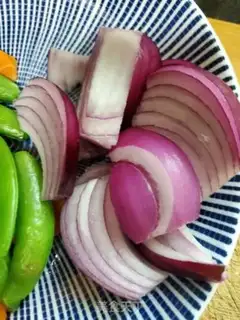 Make Sweet bean onion fried beef step 3