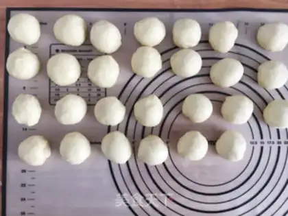 Make The gartered coconut bread step 13