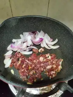 Make Sweet bean onion fried beef step 5