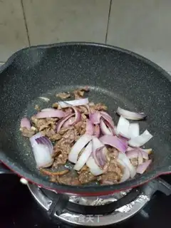 Make Sweet bean onion fried beef step 6