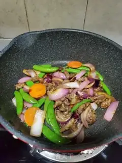Make Sweet bean onion fried beef step 8