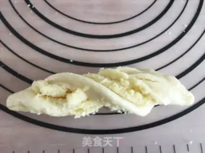 Make The gartered coconut bread step 19