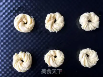 Make The gartered coconut bread step 21