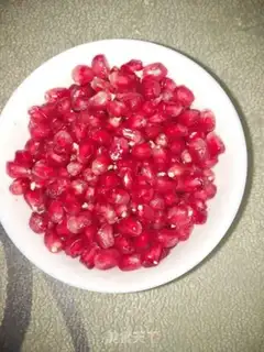 Make Autumn pomegranates step 1