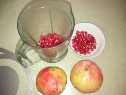 Make Autumn pomegranates step 2