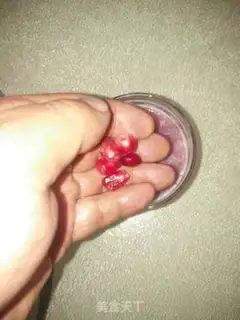 Make Autumn pomegranates step 4