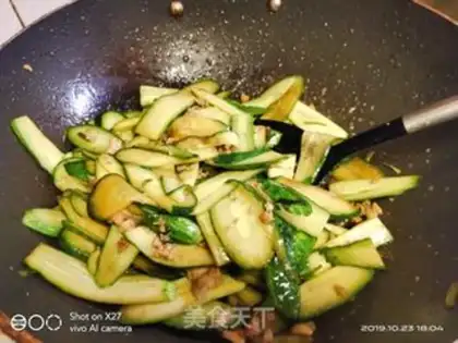 Make cucumber fried meat step 5