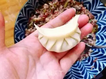 Make Bean-fruit pork dumplings step 8
