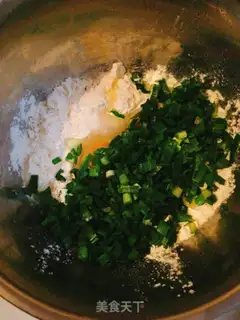 Make Garlic eggcake step 1