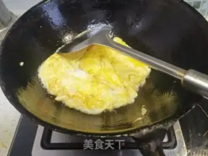 Make Scrambled peppers, fried eggs step 3