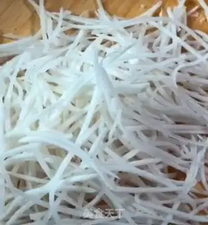 Make Korean spicy radish step 0