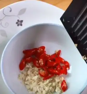 Make Korean spicy radish step 1