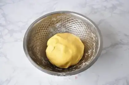 Make Pumpkin Red Sugar Triangle step 1