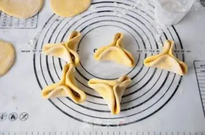 Make Pumpkin Red Sugar Triangle step 5