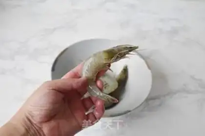 Make Shrimp with cabbage step 2