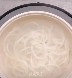 Make Spicy noodles step 2