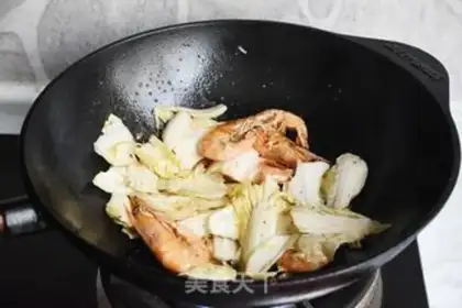 Make Shrimp with cabbage step 5