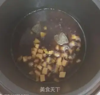 Make Red bean crotch omelet soup step 2