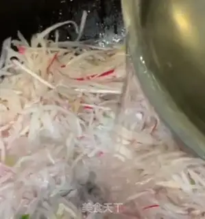 Make Beef fan radish soup step 10