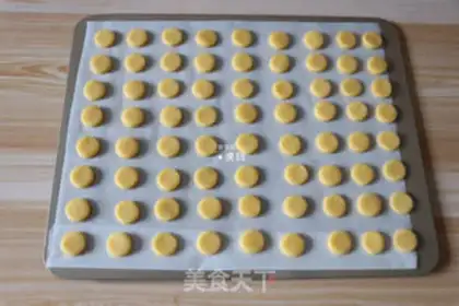 Make Button cookies step 9
