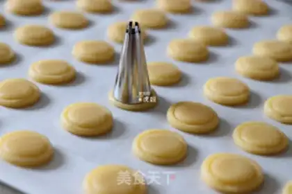 Make Button cookies step 10