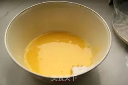 Make Eight-inch cream fruit cake step 4