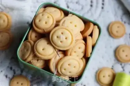 Make Button cookies step 14
