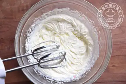 Make Almond sponge cake step 7